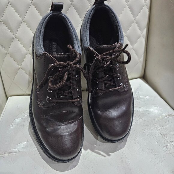 Skechers Mens Brown Leather Lace-Up Shoes With Cushioned Interior & Durable Outs